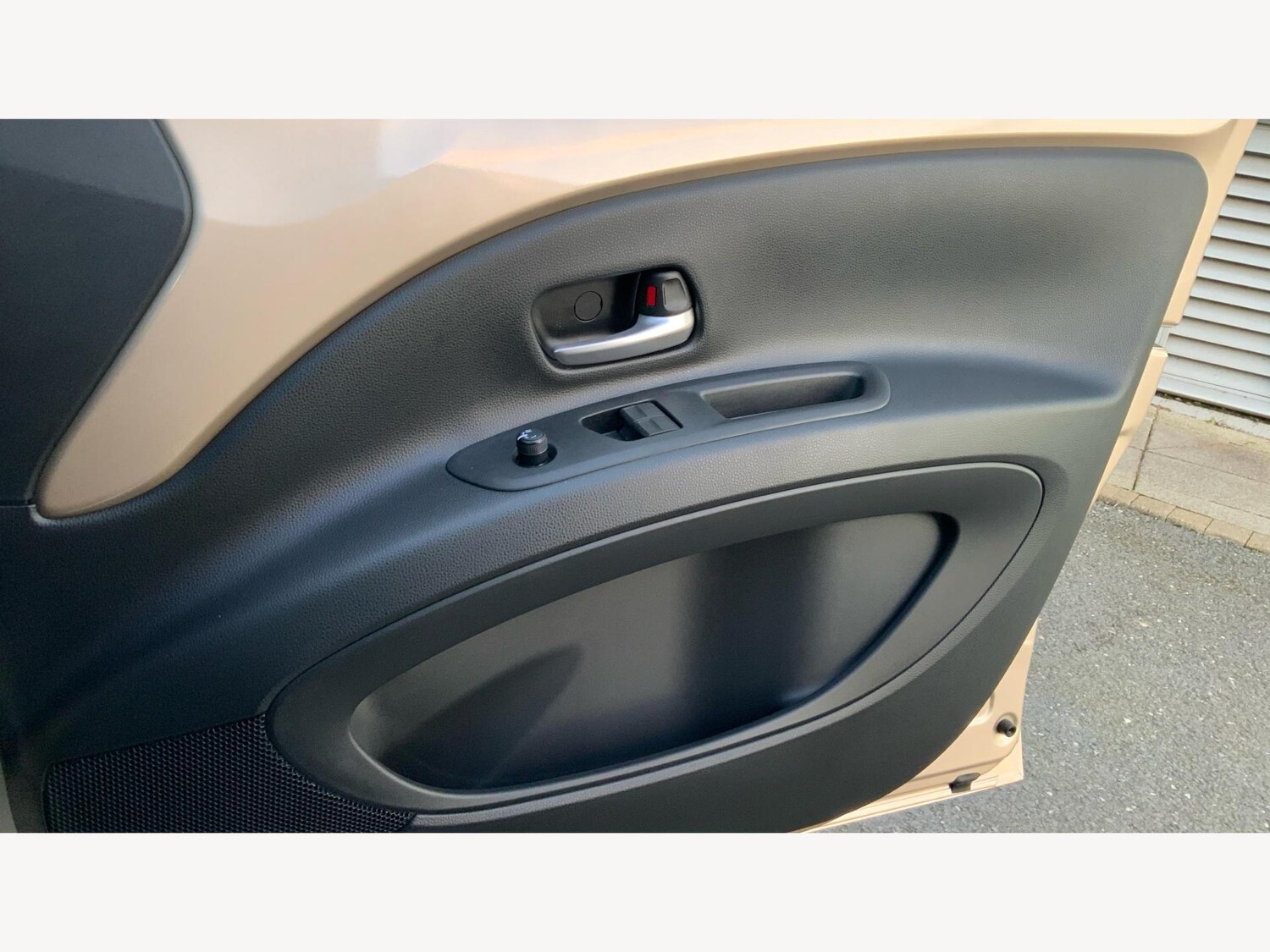 Used Toyota Aygo X 2024 for sale - 76398189: Photo 37