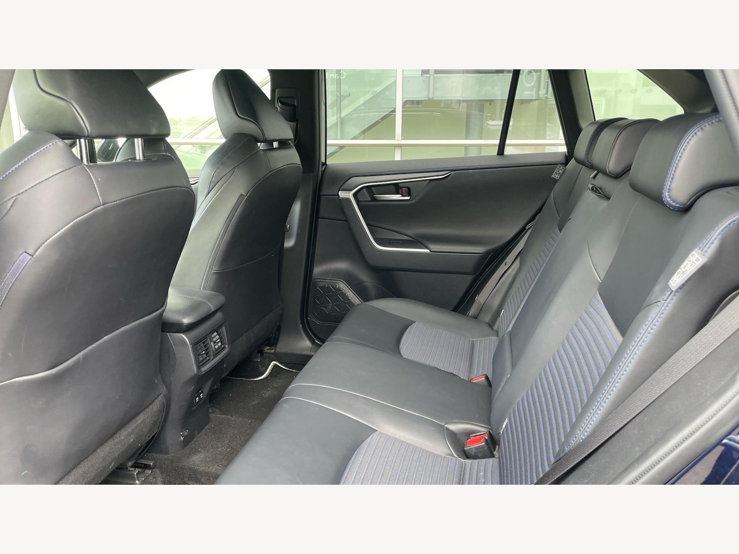Used Toyota RAV4 2019 for sale - 76688929: Photo 16
