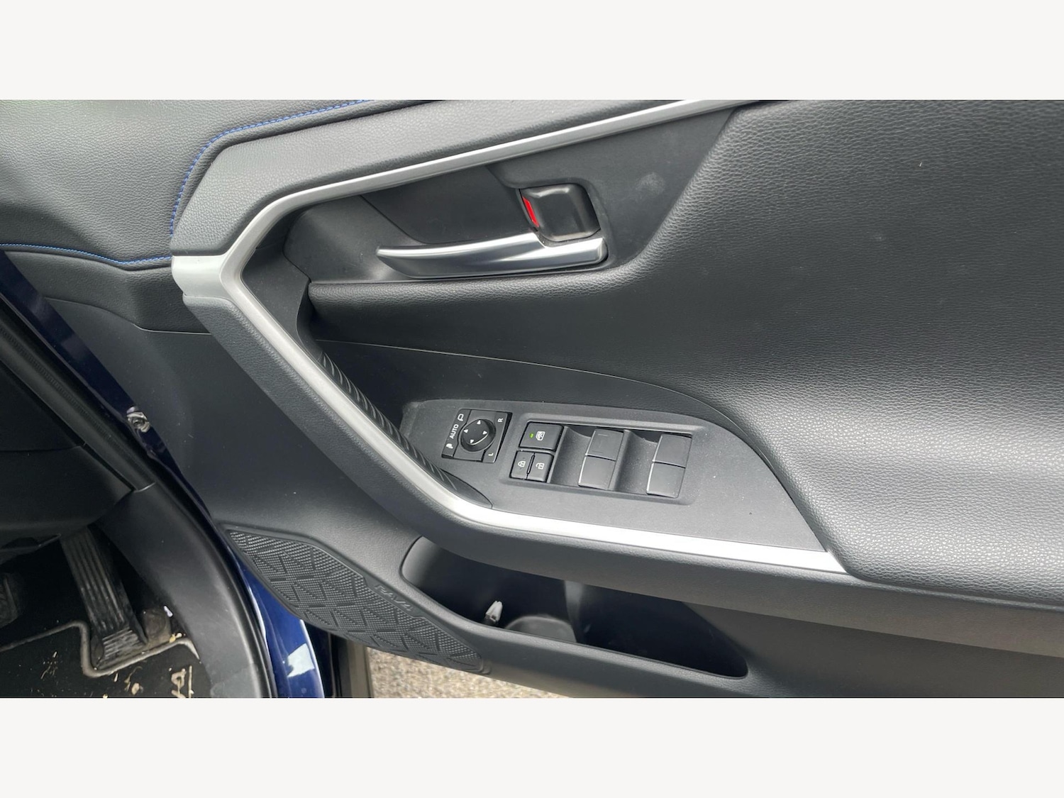 Used Toyota RAV4 2019 for sale - 76688929: Photo 30