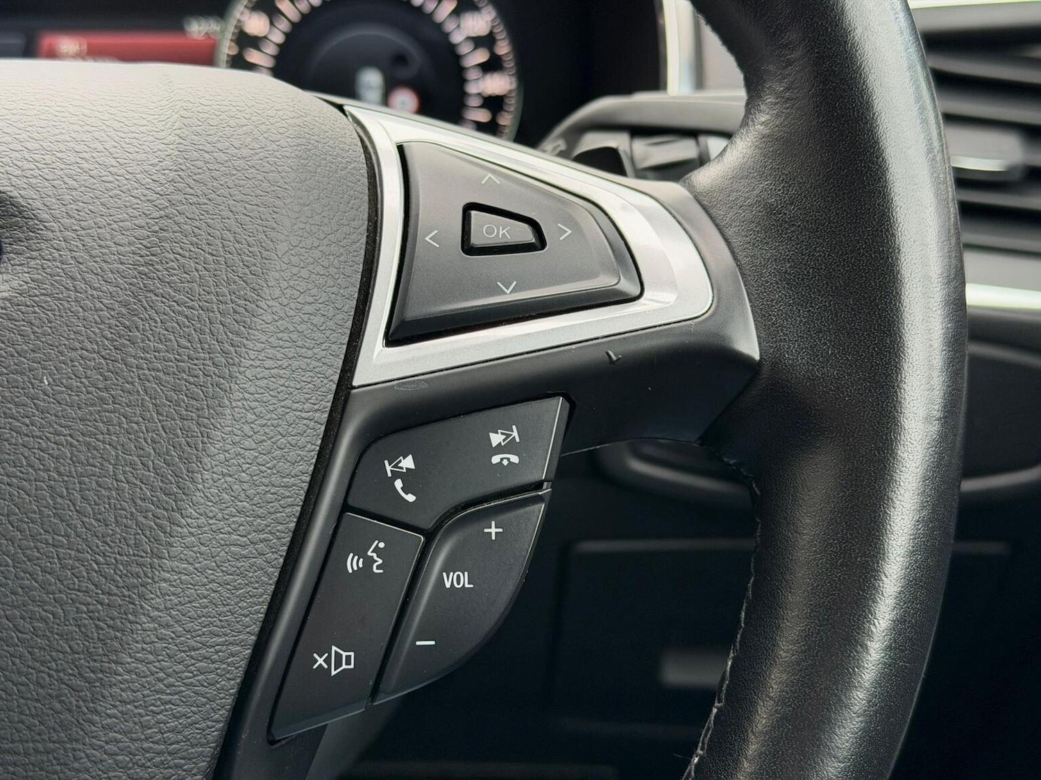 Used Ford S-Max 2015 for sale - 76769547: Photo 14