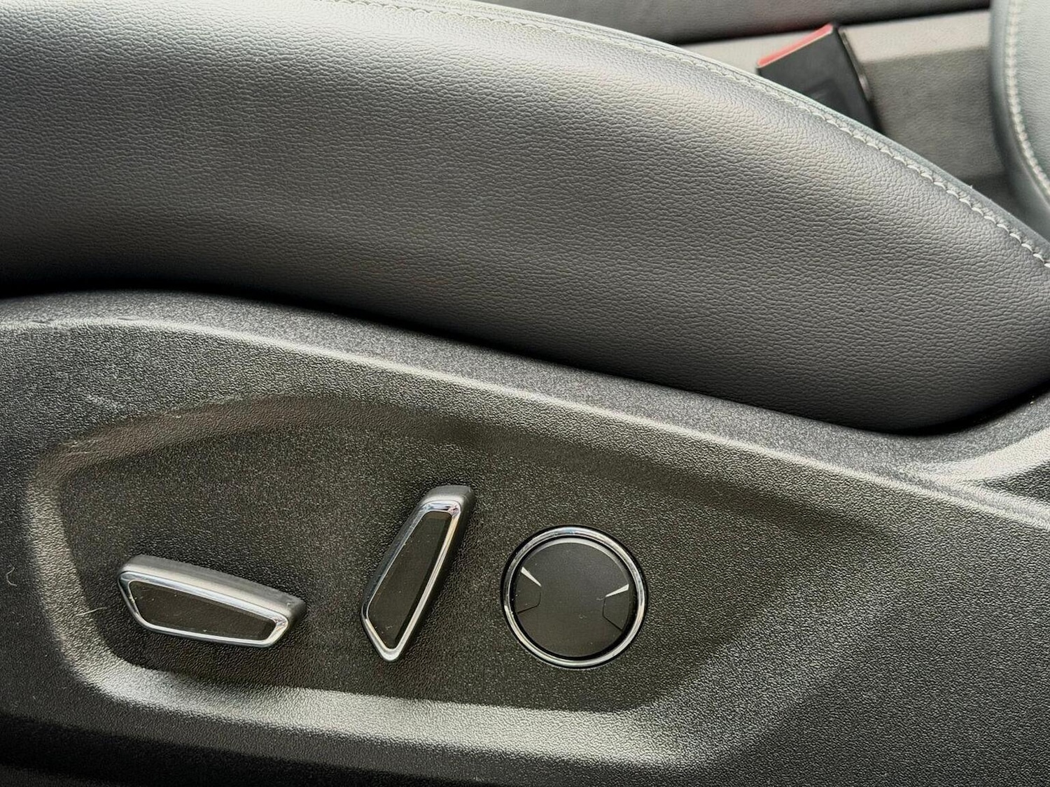 Used Ford S-Max 2015 for sale - 76769547: Photo 16