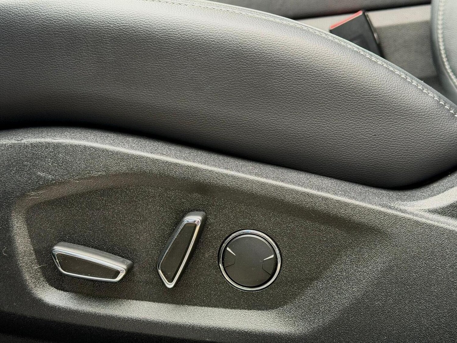 Used Ford S-Max 2015 for sale - 76541568: Photo 16