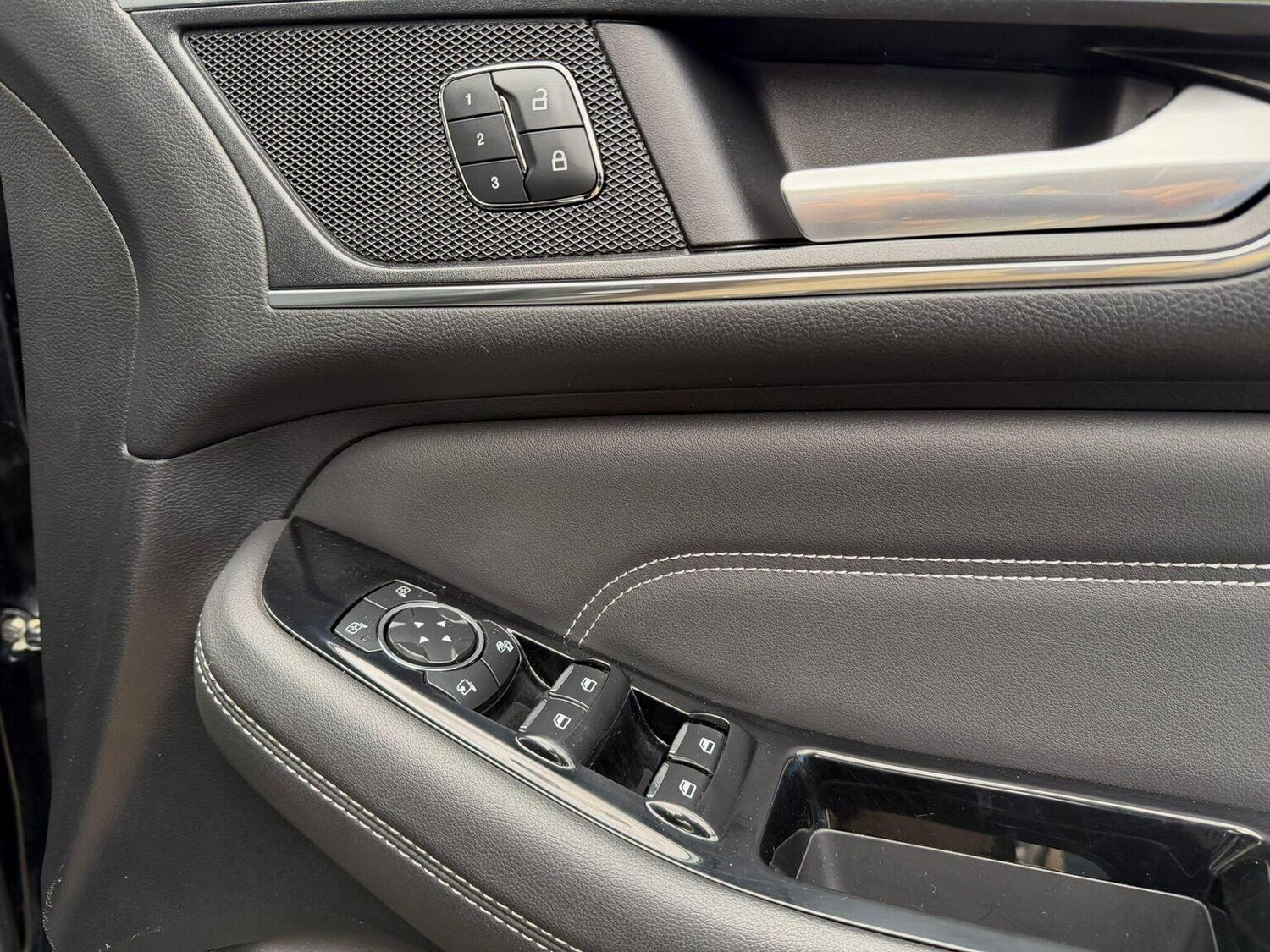 Used Ford S-Max 2015 for sale - 76541568: Photo 29