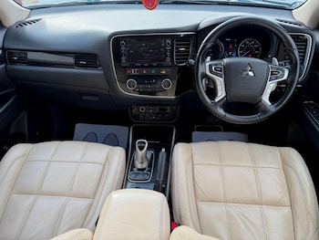 Used Mitsubishi Outlander 2016 for sale - 76541587: Photo