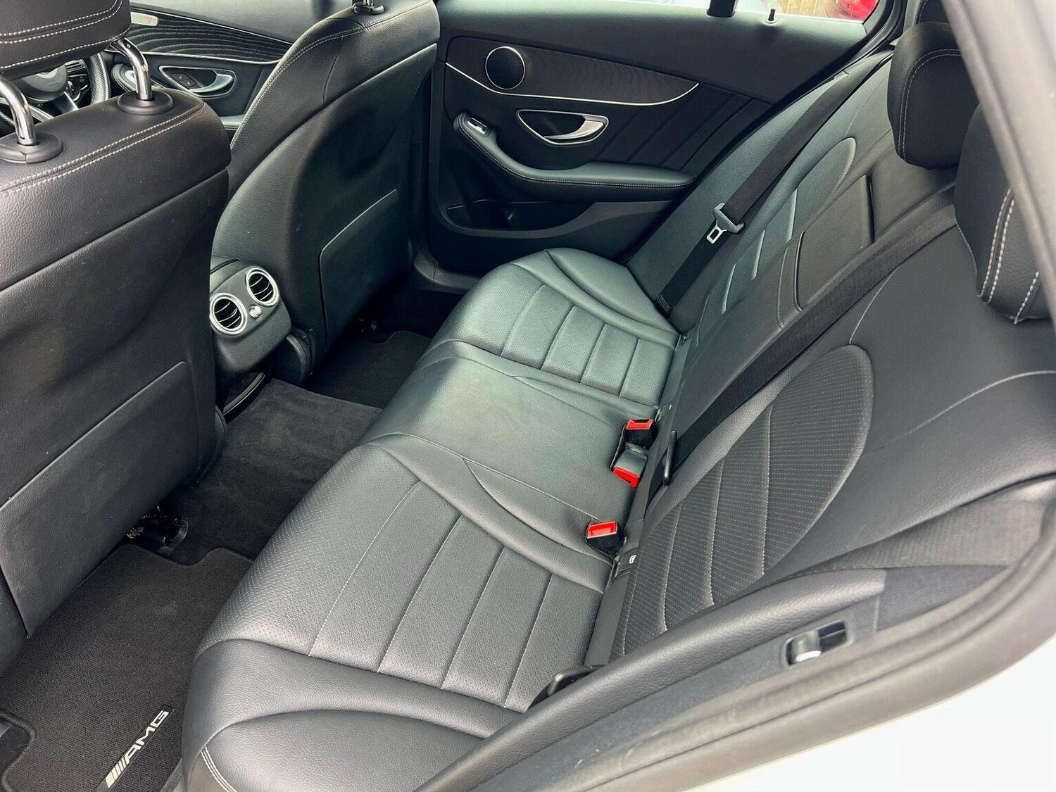 Used Mercedes-Benz C Class 2018 for sale - 76541563: Photo 17