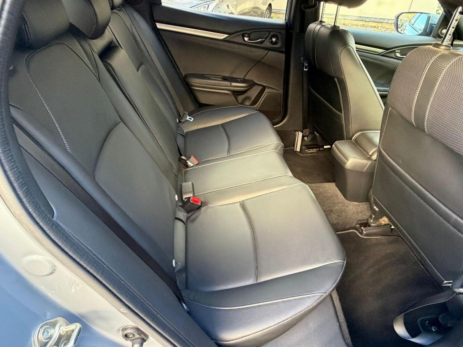 Used Honda Civic 2017 for sale - 76541567: Photo 12