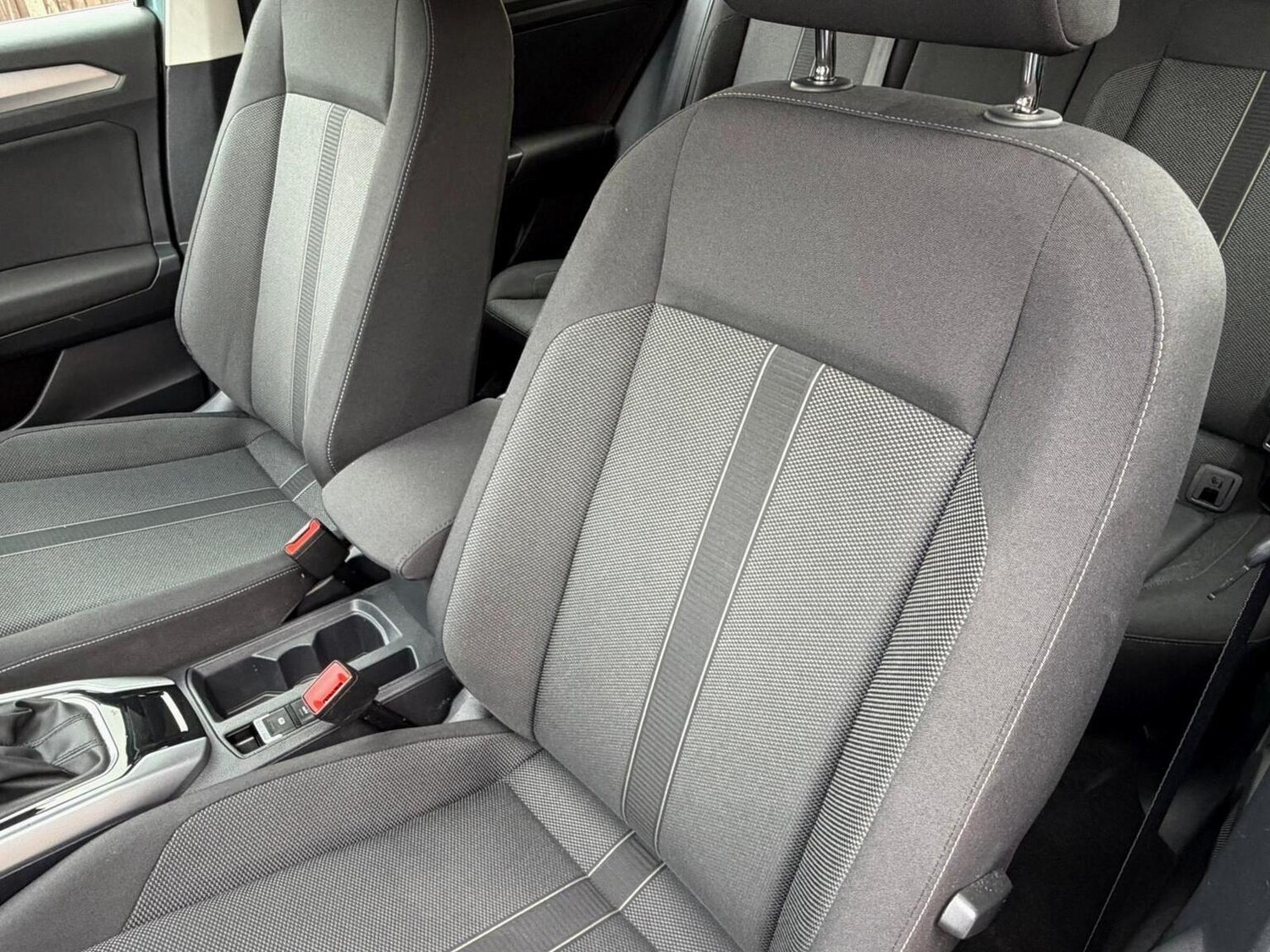 Used Volkswagen T-Roc 2022 for sale - 76541627: Photo 30