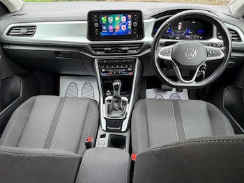 Used Volkswagen T-Roc 2022 for sale - 76541627: Photo