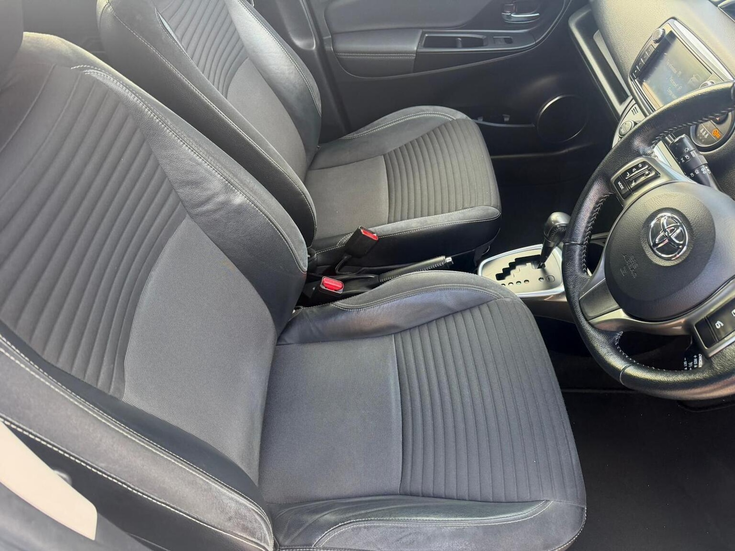 Used Toyota Yaris 2015 for sale - 76656063: Photo 10