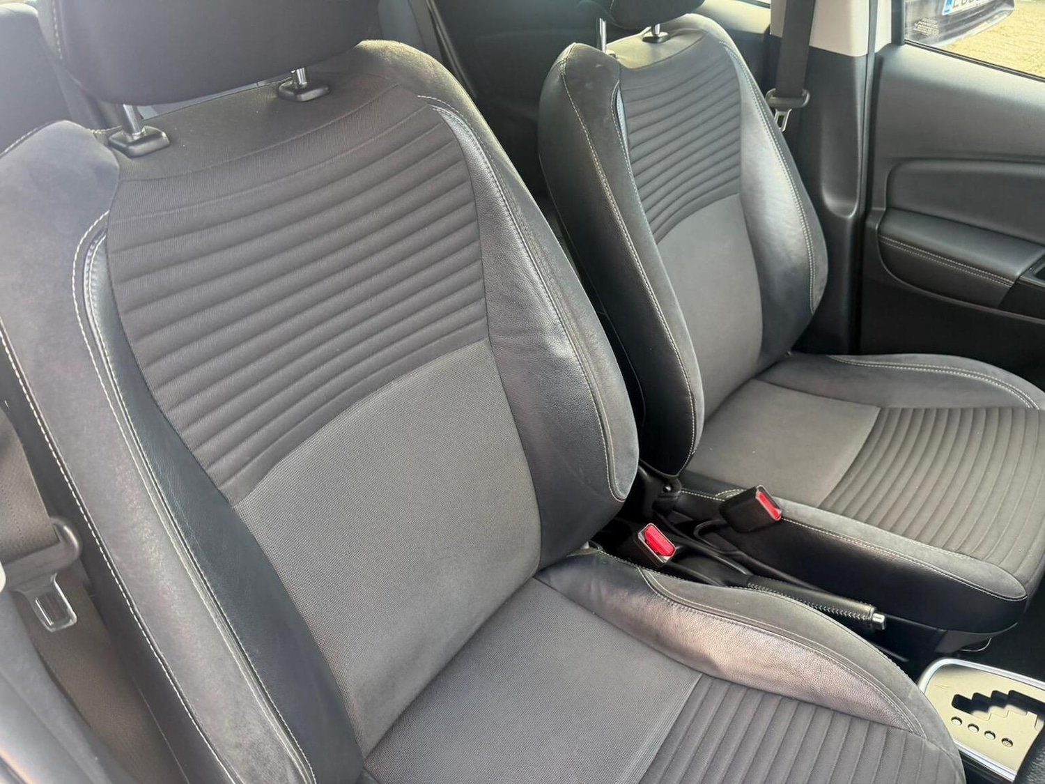 Used Toyota Yaris 2015 for sale - 76656063: Photo 11