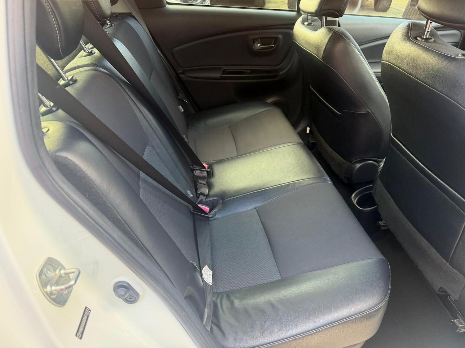 Used Toyota Yaris 2015 for sale - 76656063: Photo 12