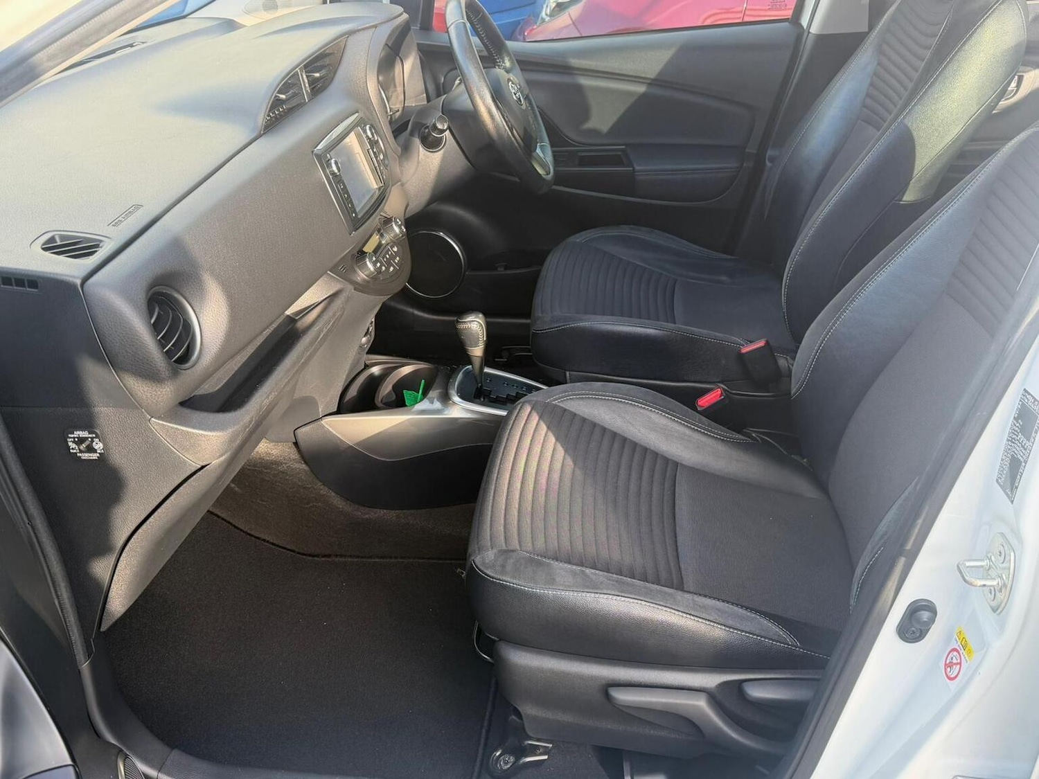 Used Toyota Yaris 2015 for sale - 76656063: Photo 24