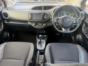 Used Toyota Yaris 2015 for sale - 76656063: Photo