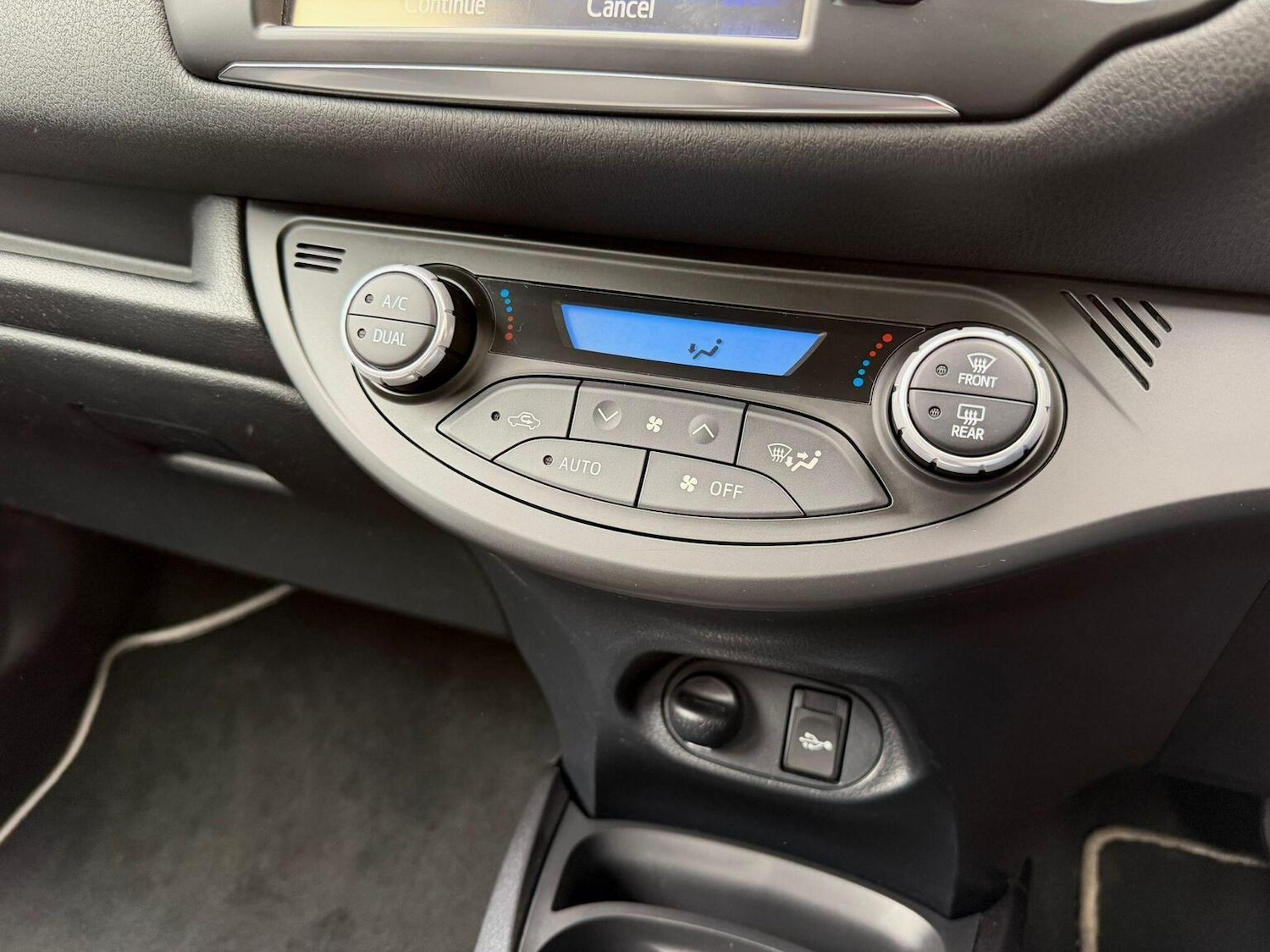 Used Toyota Yaris 2020 for sale - 76541533: Photo 8