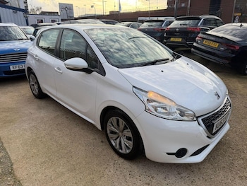 Used Peugeot 208 2013 for sale - 76571105: Photo