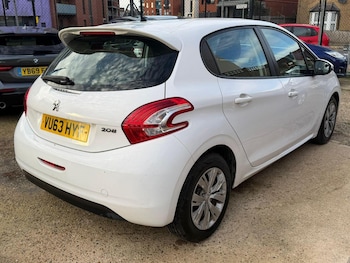 Used Peugeot 208 2013 for sale - 76571105: Photo