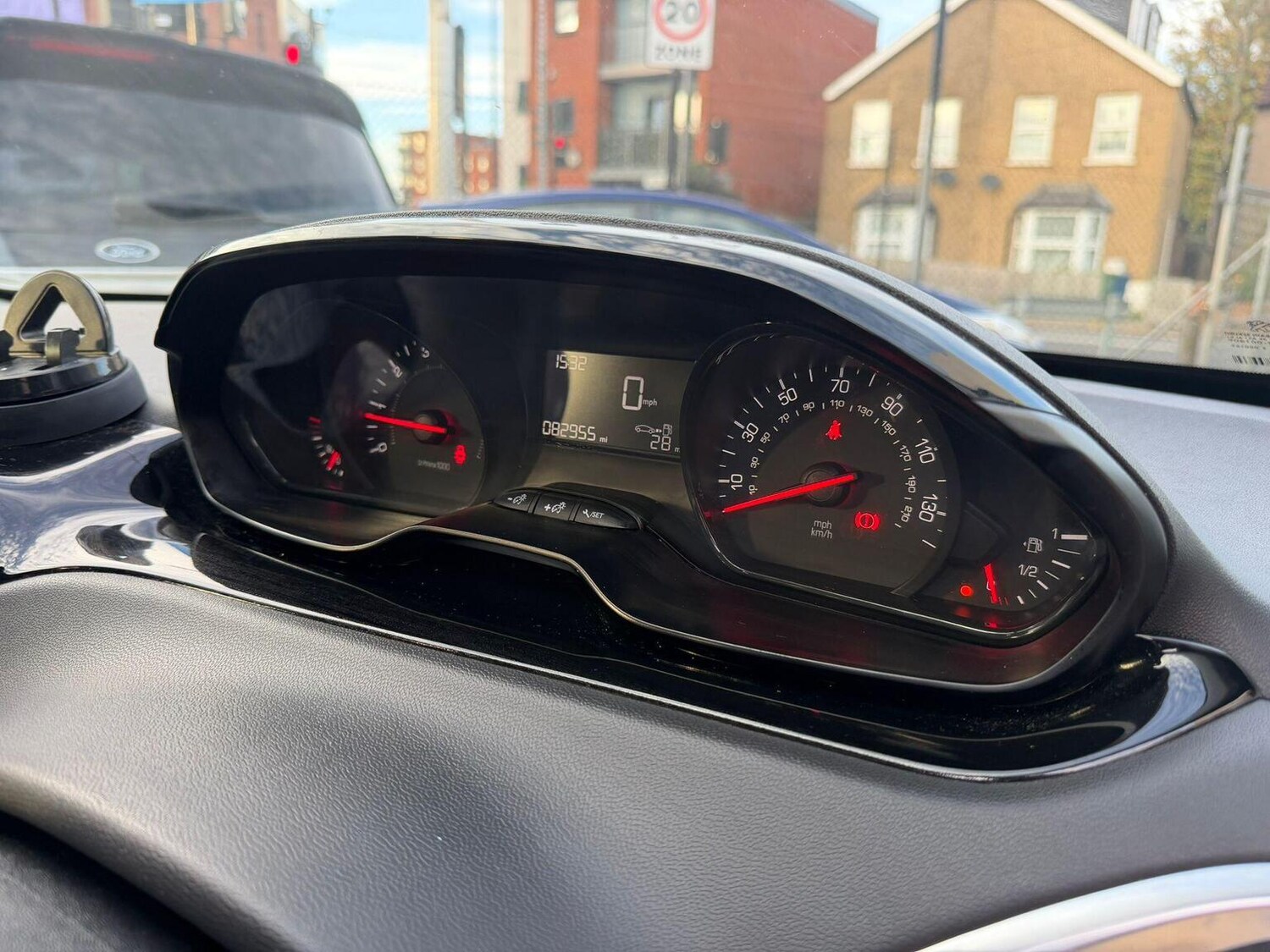 Used Peugeot 208 2013 for sale - 76571105: Photo 9