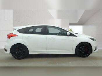 Used Ford Focus 2017 for sale - 79882315: Photo