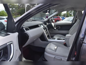 Used Land Rover Discovery Sport 2016 for sale - 79362475: Photo