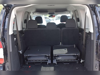 Used Ford Grand Tourneo Connect 2023 for sale - 79373699: Photo