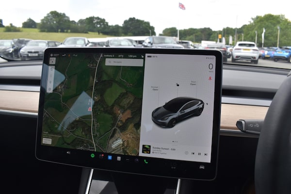 Used Tesla Model 3 2019 for sale - 71076906: Photo 3