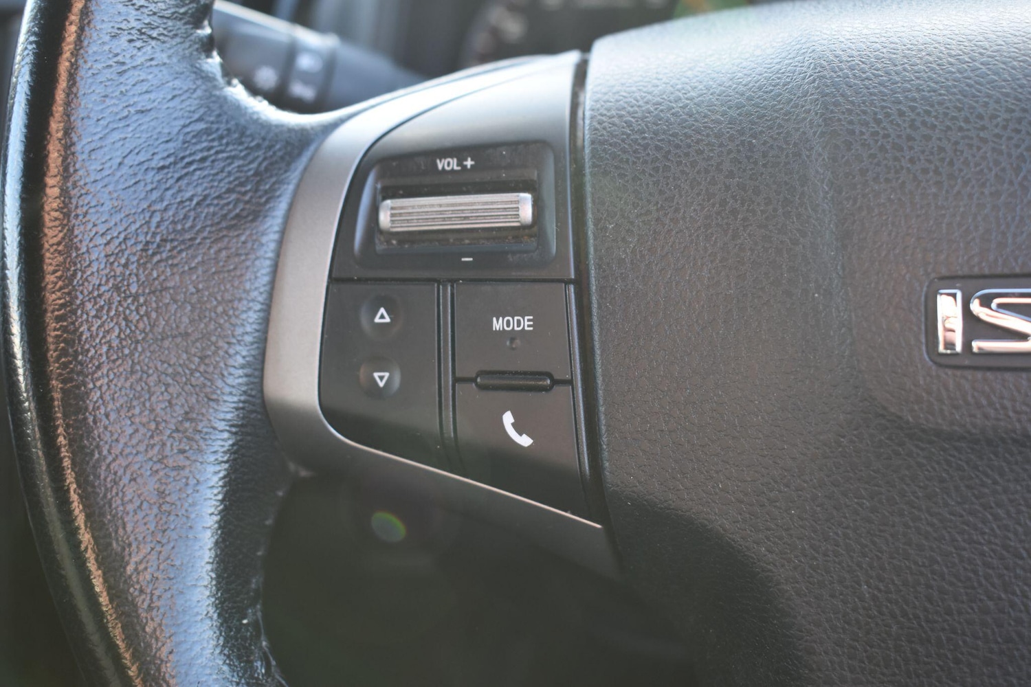 Used Isuzu D-Max 2016 for sale - 76935862: Photo 8