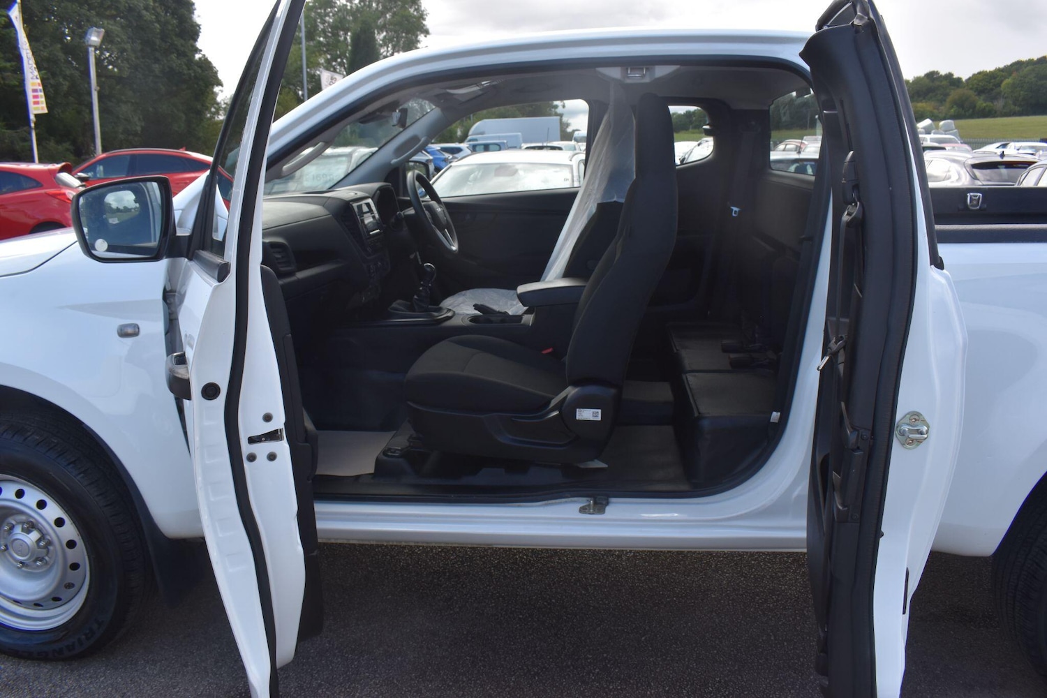 Used Isuzu D-Max 2023 for sale - 76993713: Photo 11