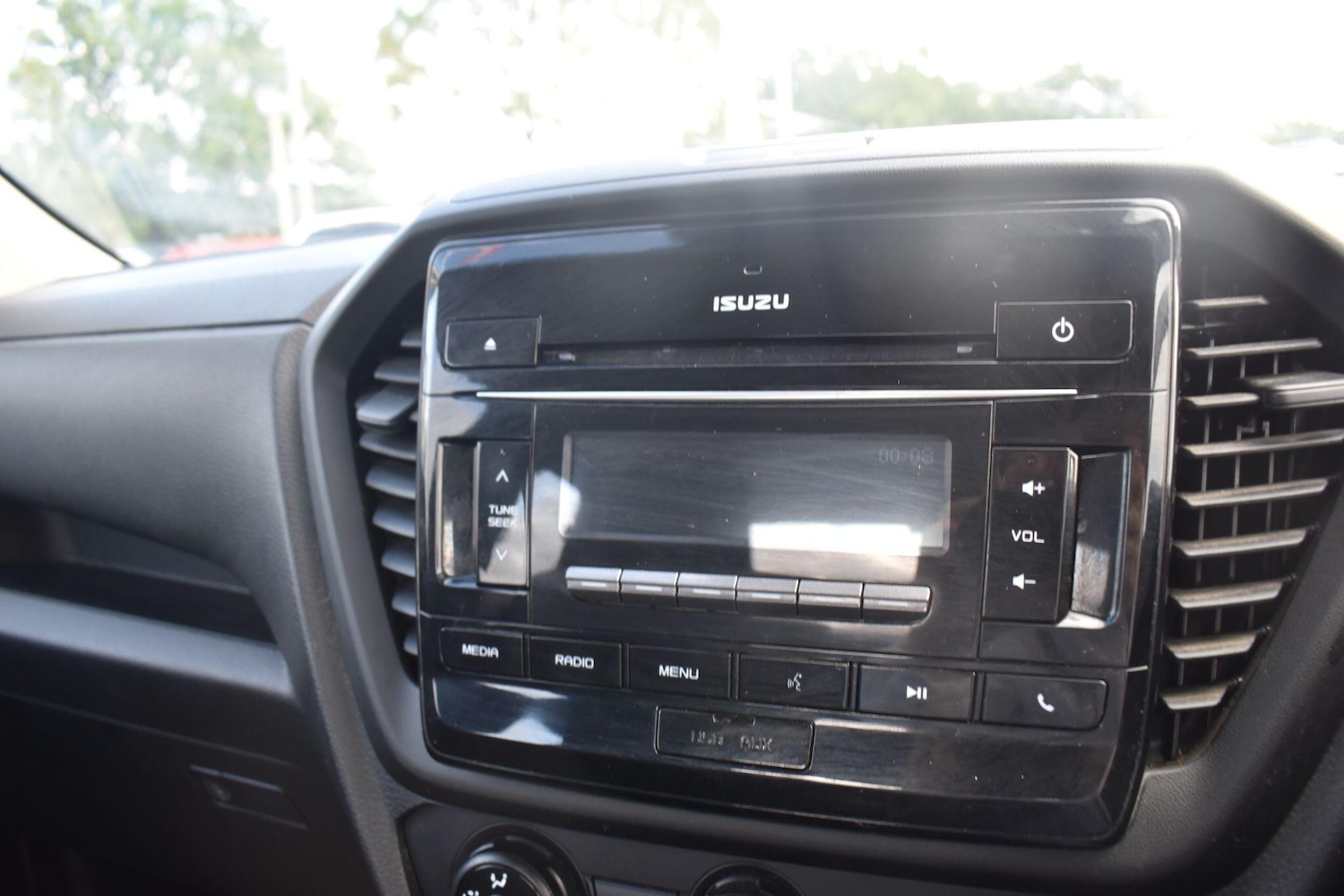 Used Isuzu D-Max 2023 for sale - 76993713: Photo 16