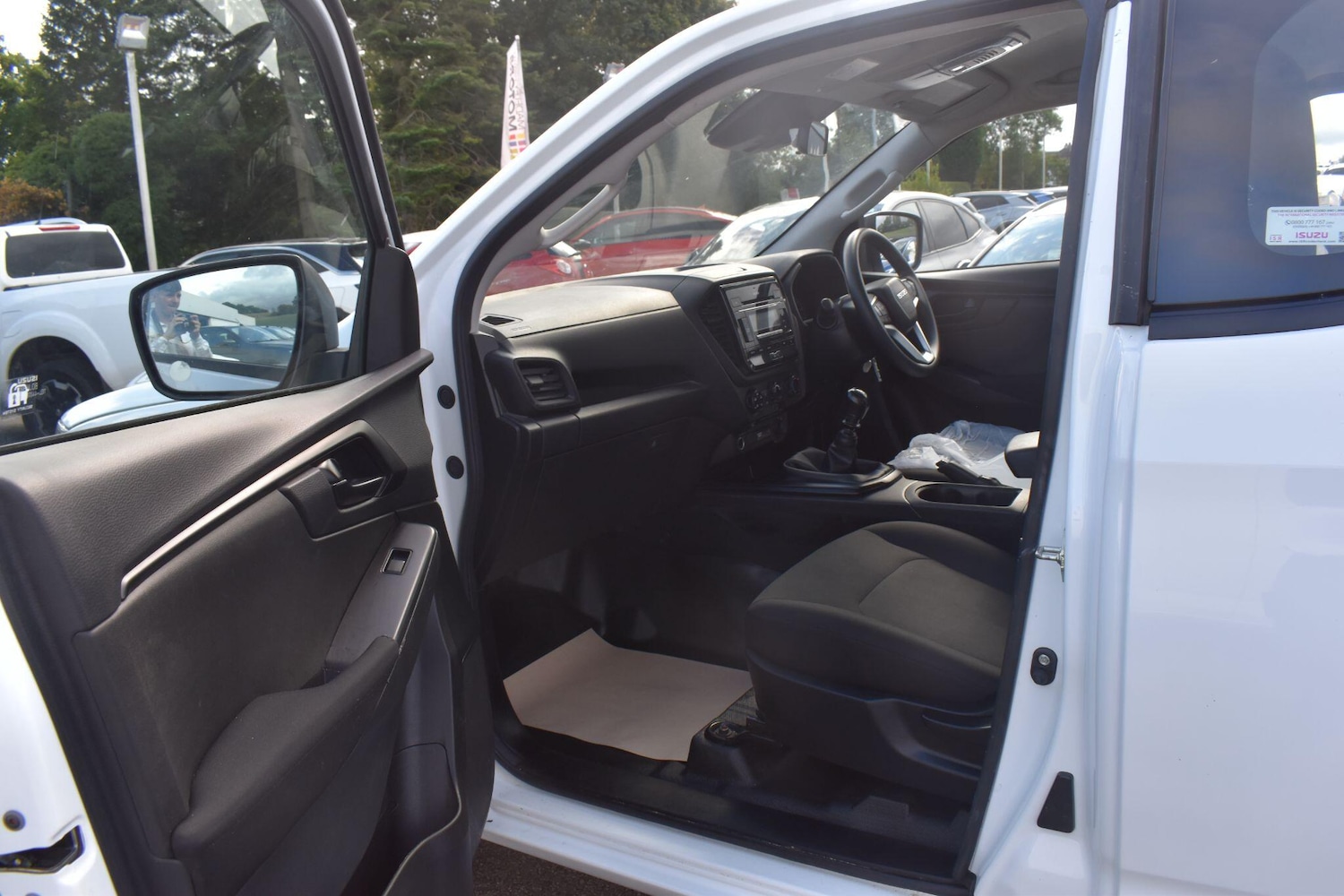 Used Isuzu D-Max 2023 for sale - 76993713: Photo 3