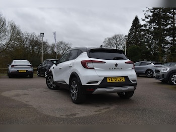 Used Renault Captur 2023 for sale - 77658279: Photo