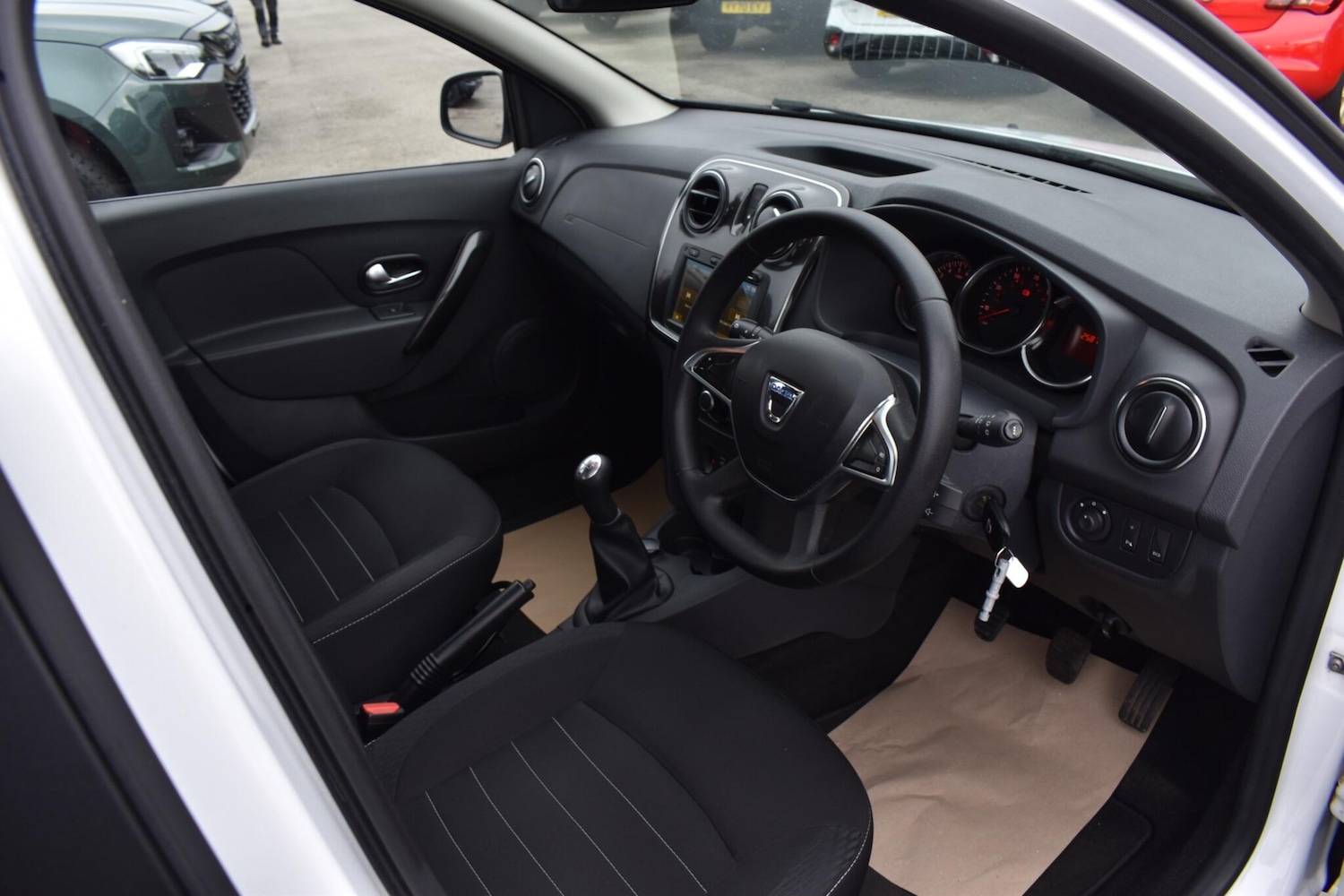 Used Dacia Sandero 2020 for sale - 76152732: Photo 25