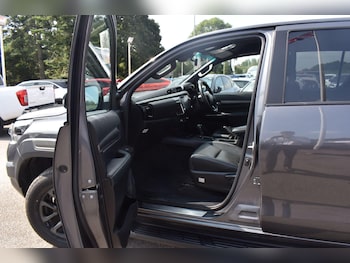 Used Toyota Hilux 2021 for sale - 75414570: Photo