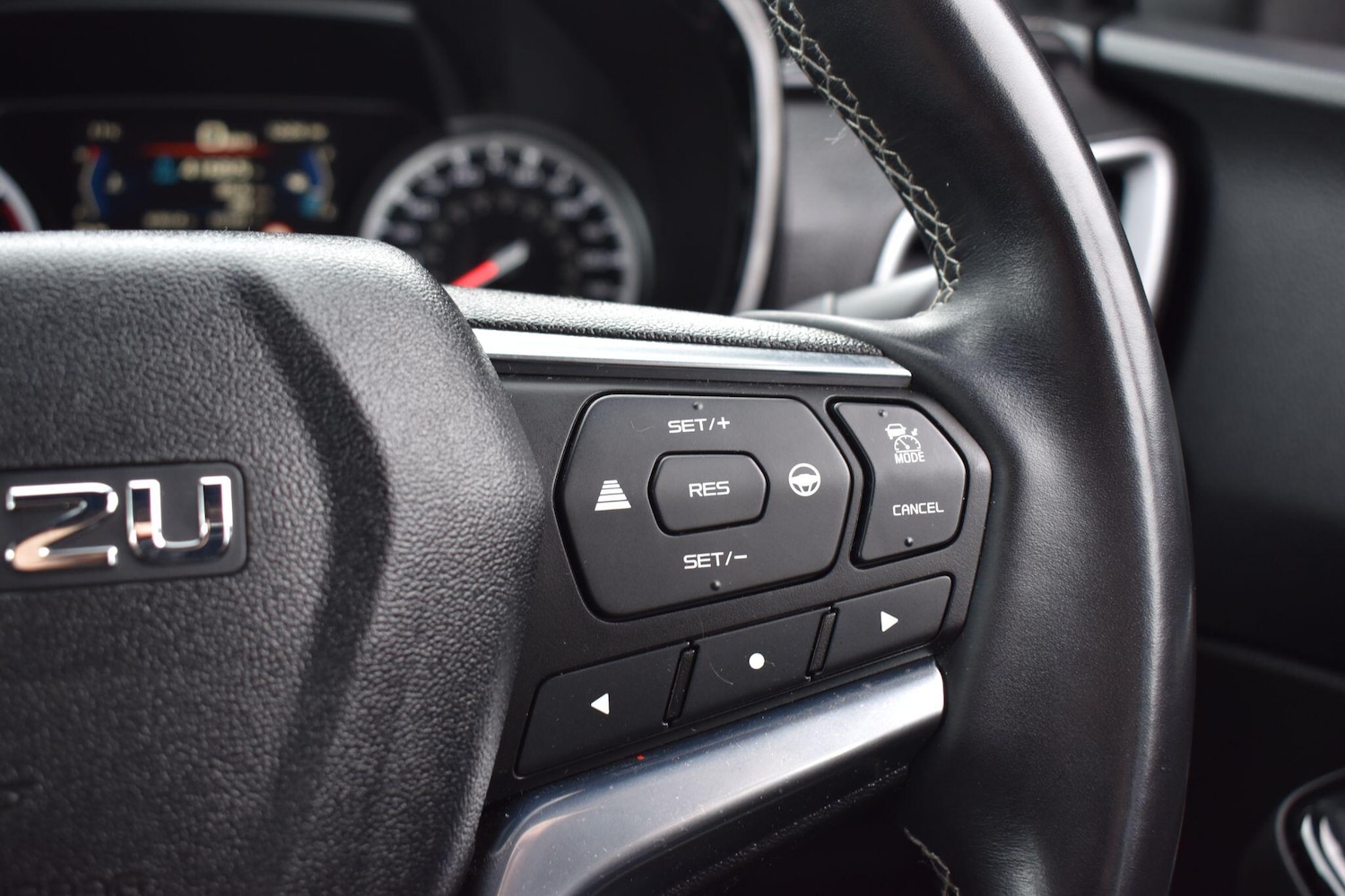 Used Isuzu D-Max 2023 for sale - 76398571: Photo 16