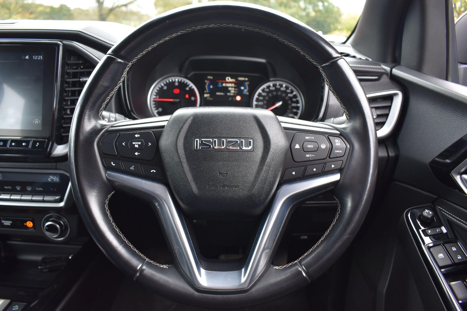 Used Isuzu D-Max 2023 for sale - 76398571: Photo 17