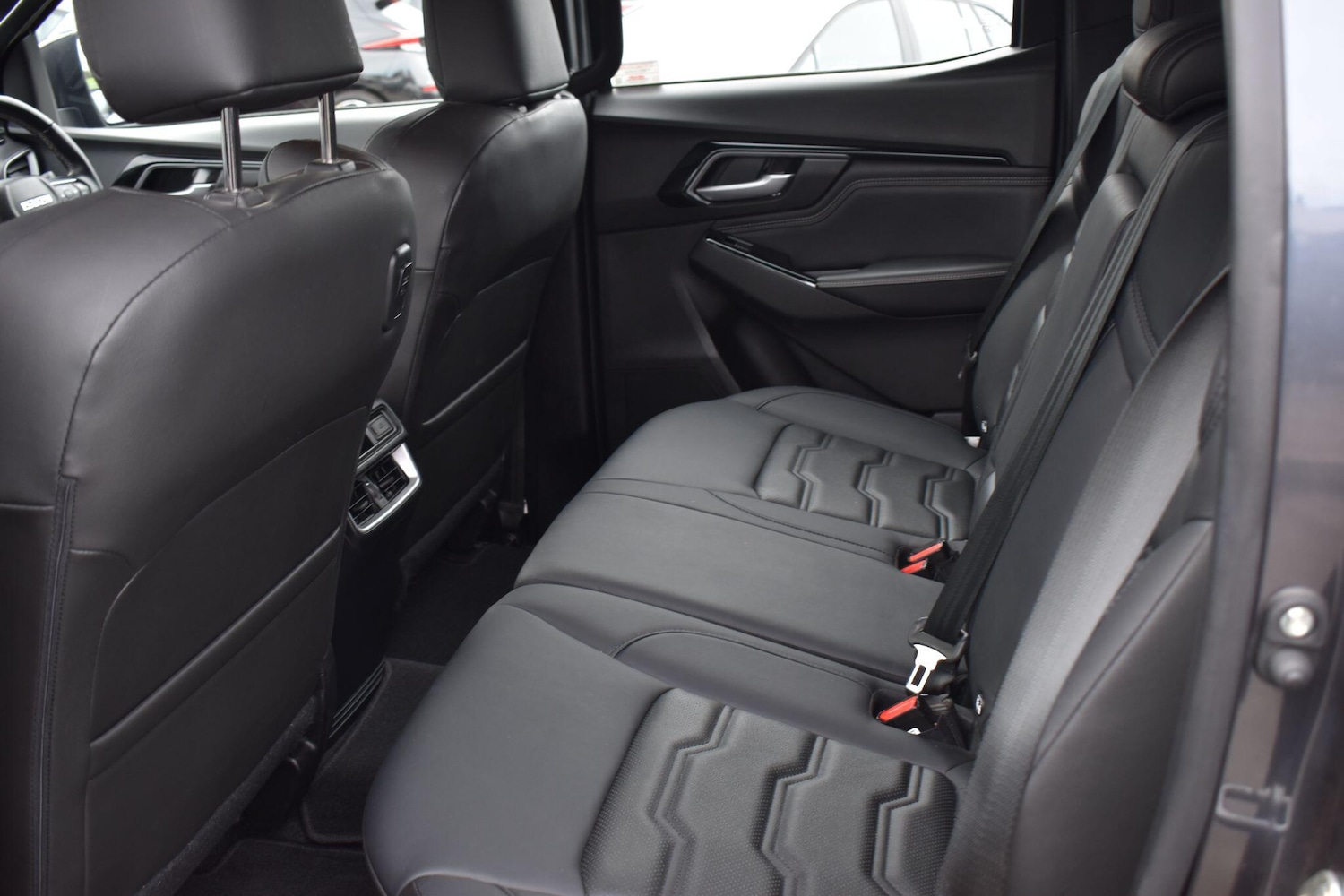 Used Isuzu D-Max 2023 for sale - 76398571: Photo 4