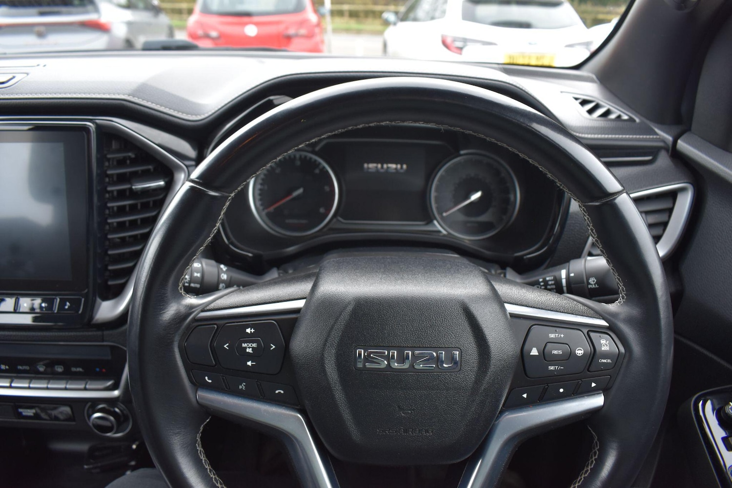 Used Isuzu D-Max 2023 for sale - 76398571: Photo 8