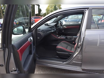 Used Lexus CT 2019 for sale - 76043205: Photo 4