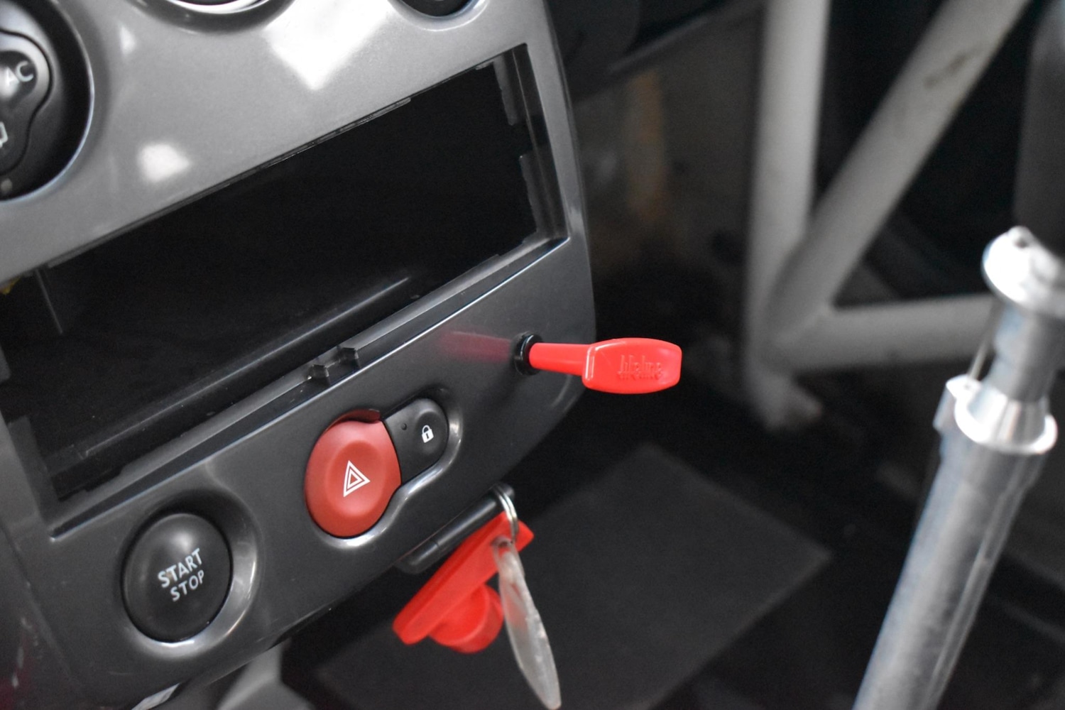 Used Renault Clio 2010 for sale - 77156799: Photo 25