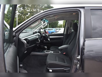 Used Toyota Hilux 2024 for sale - 78902308: Photo