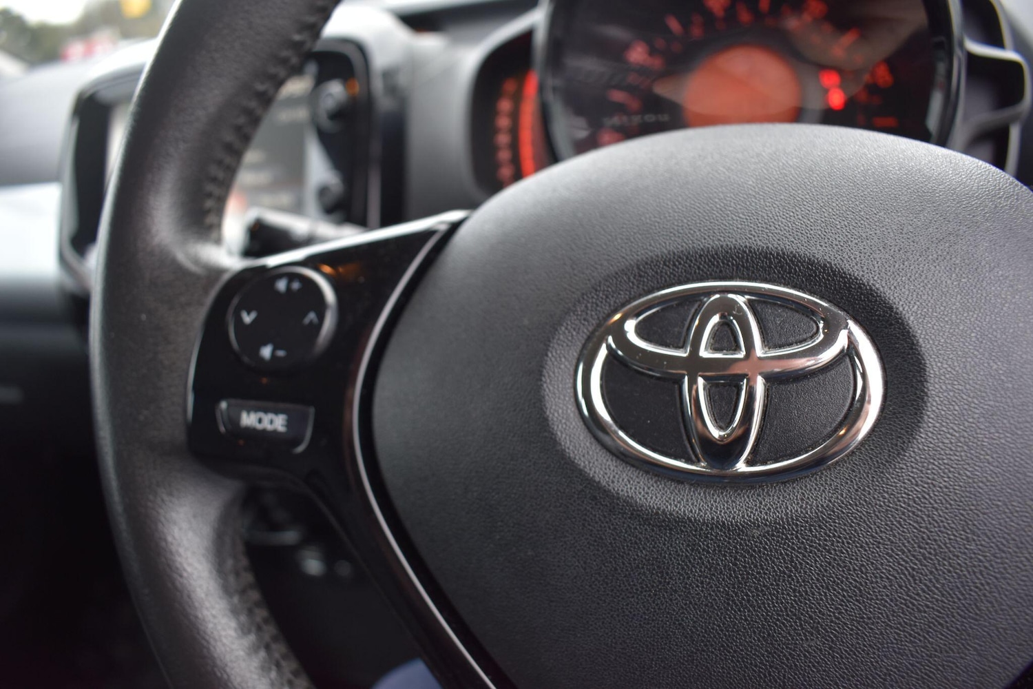 Used Toyota AYGO 2015 for sale - 77074504: Photo 19