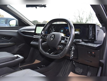 Used Renault Megane E Tech 2022 for sale - 76824260: Photo