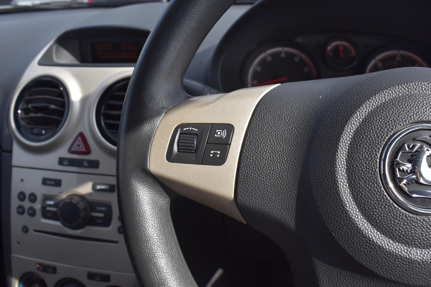 Used Vauxhall Corsa 2009 for sale - 76549363: Photo 21