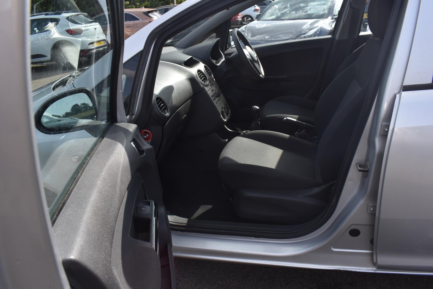 Used Vauxhall Corsa 2009 for sale - 76549363: Photo 4