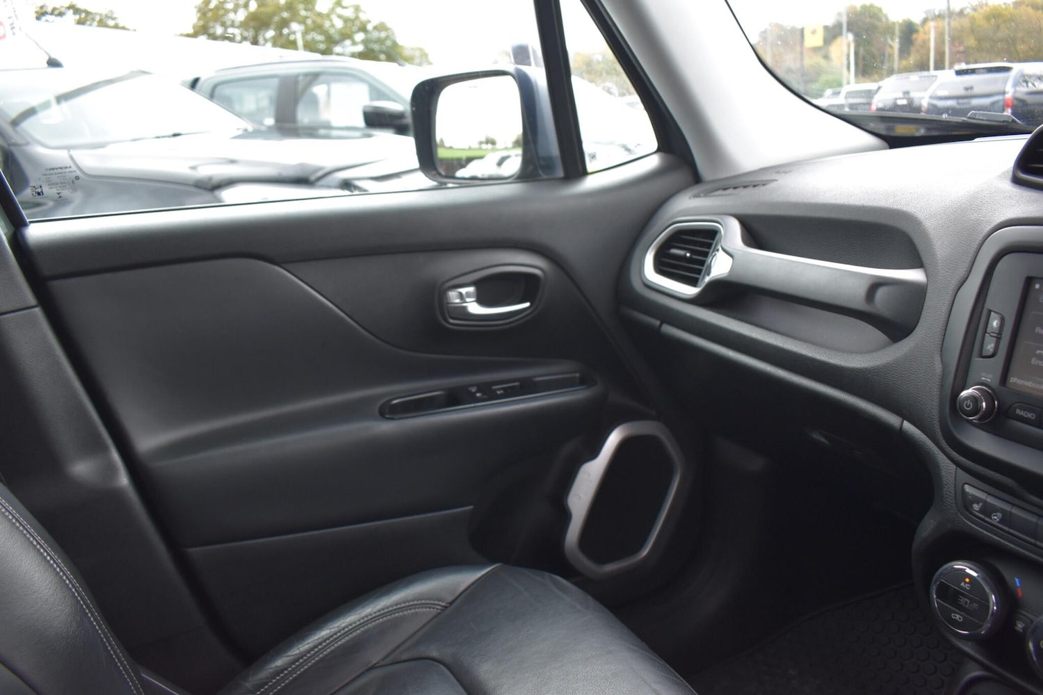 Used Jeep Renegade 2015 for sale - 76658089: Photo 32