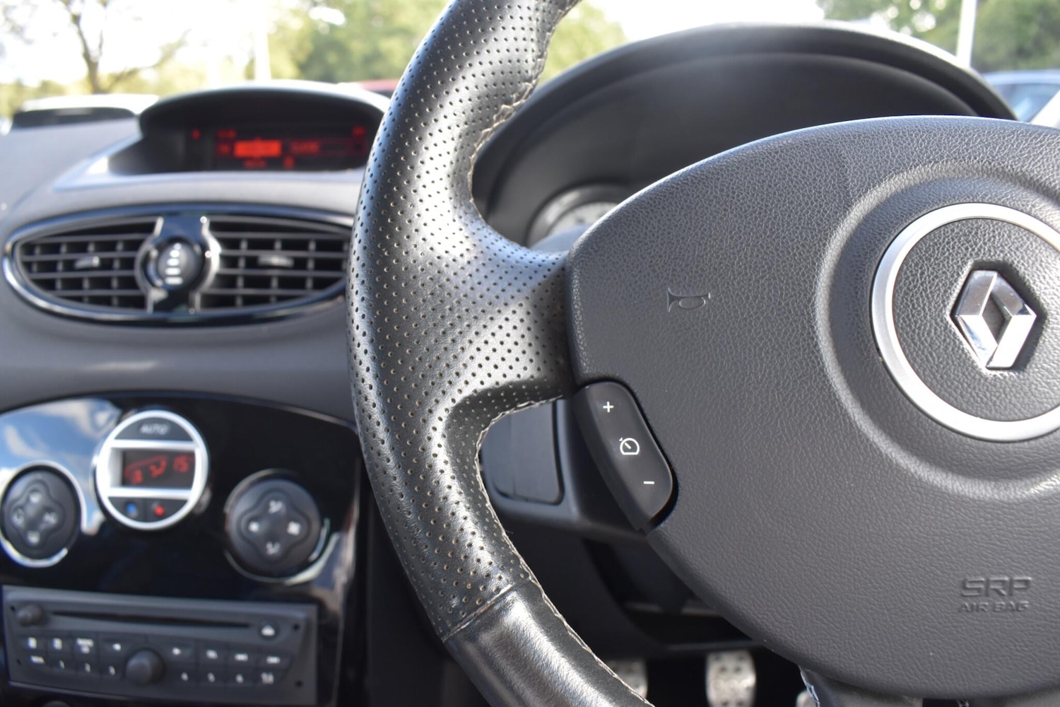 Used Renault Clio for sale - 77279858: Photo 21