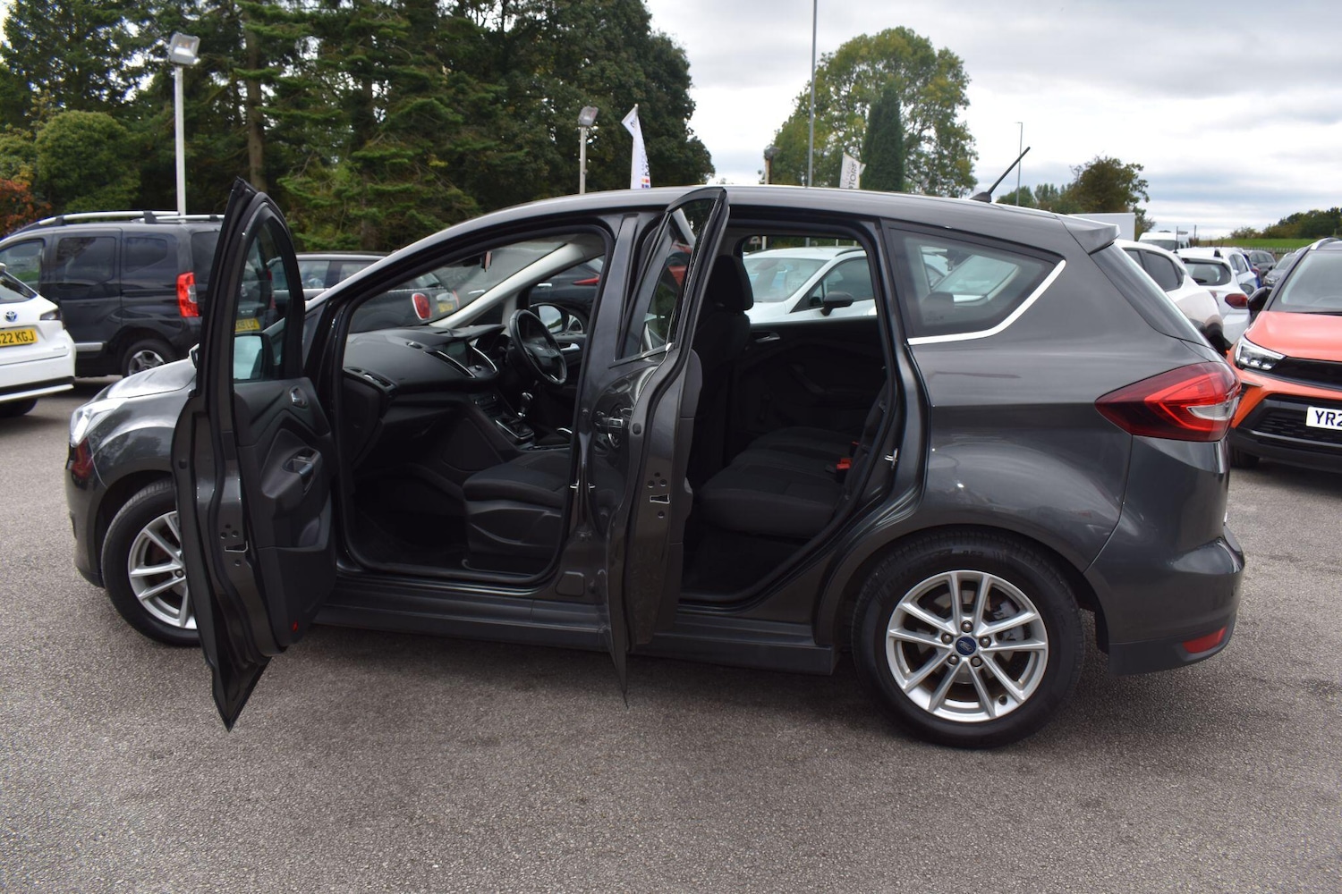 Used Ford C-Max 2018 for sale - 76988573: Photo 5