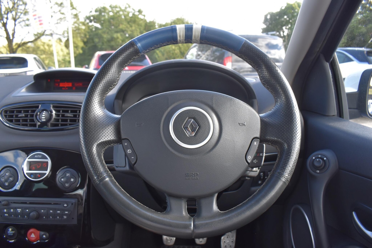 Used Renault Clio 2011 for sale - 76995662: Photo 23