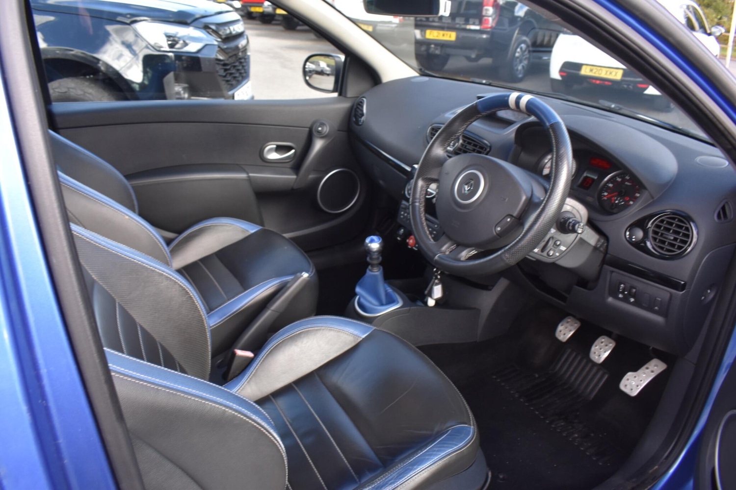 Used Renault Clio 2011 for sale - 76995662: Photo 24