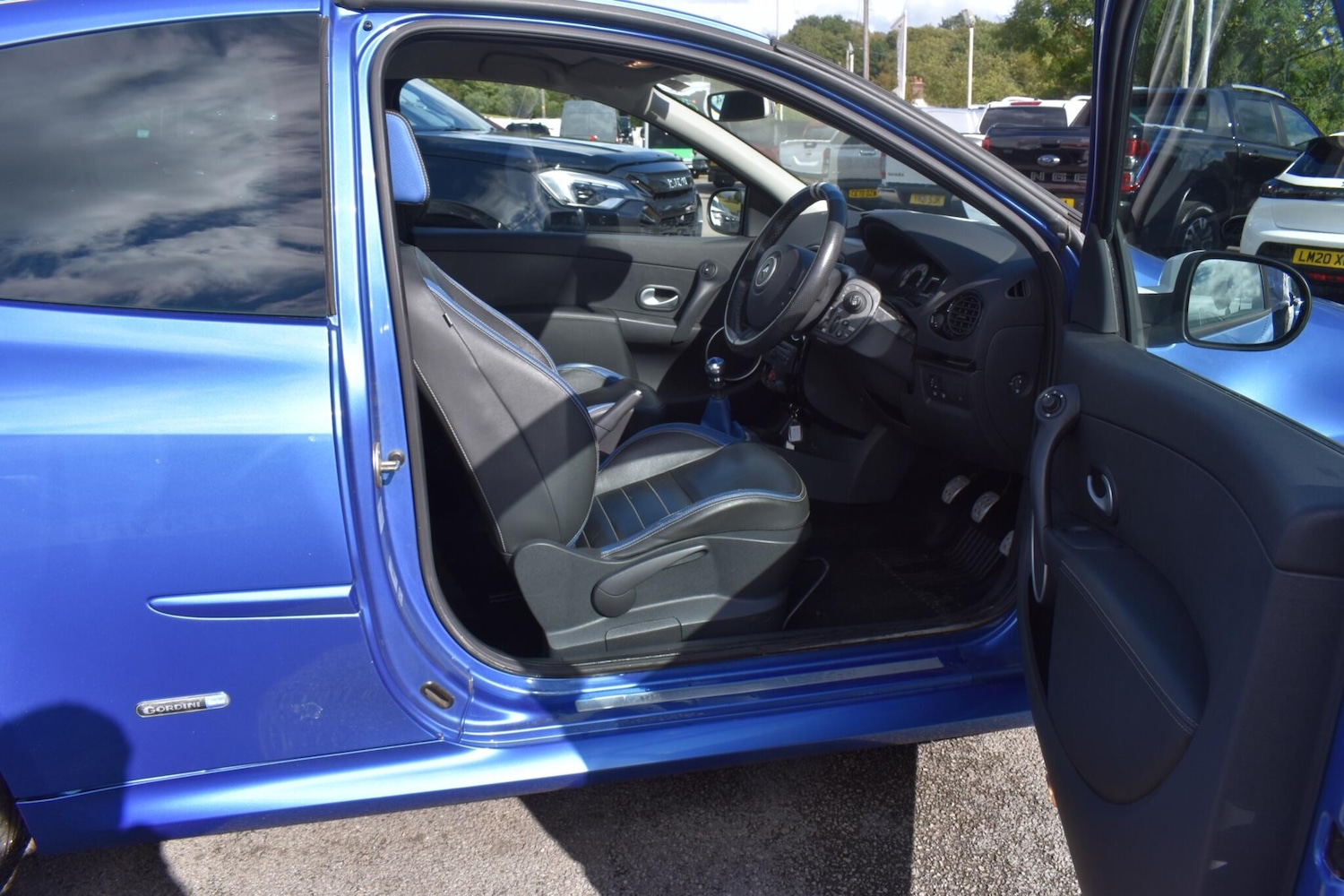 Used Renault Clio 2011 for sale - 76995662: Photo 6