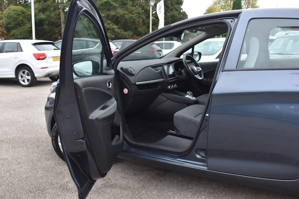 Used Renault Zoe 2021 for sale - 76227574: Photo 4